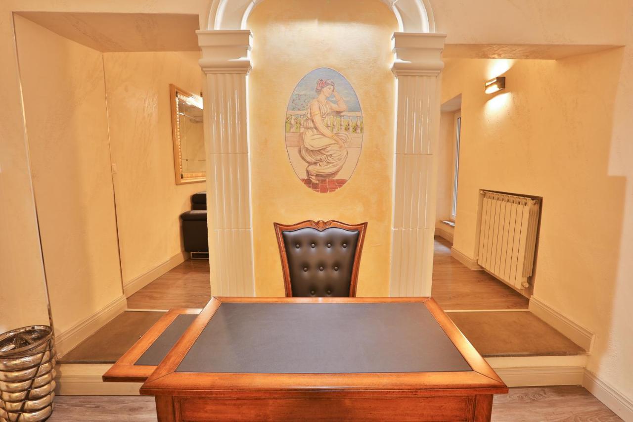 Grottini Luxury Suites ~ Pantheon Рим Екстер'єр фото